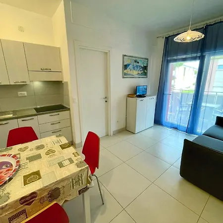 Renovated With Bright Balcony شقة بورتو سانتا مارغريتا دي كاورل