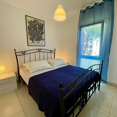 Renovated With Bright Balcony