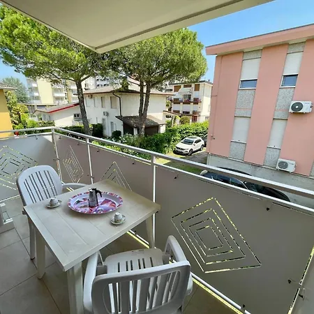 Renovated With Bright Balcony شقة